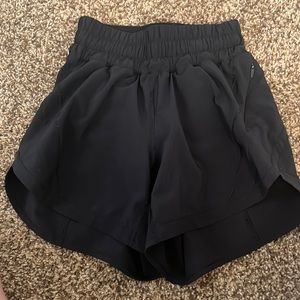 lululemon hotty hots 4 inches size 0